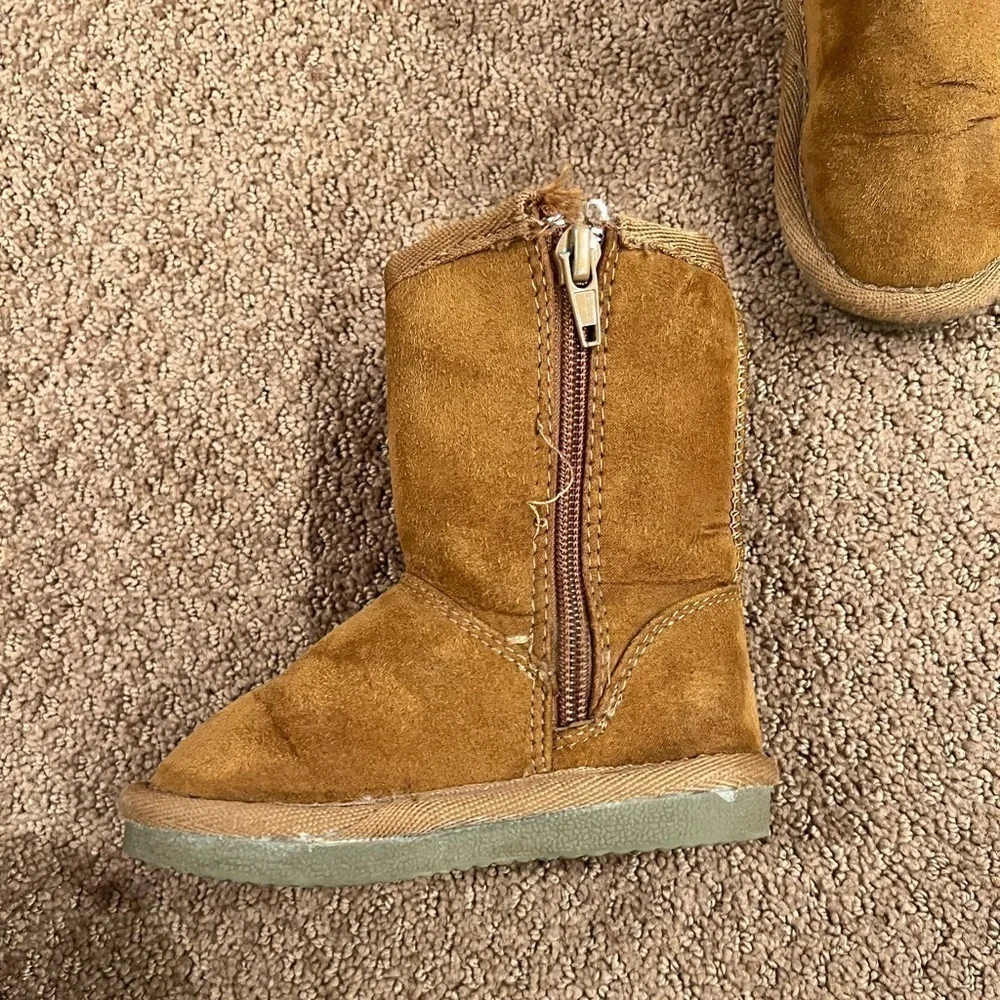 Harpers Canyon Girls Tan Boots Size 5 Faux Sherling Fur on Inside